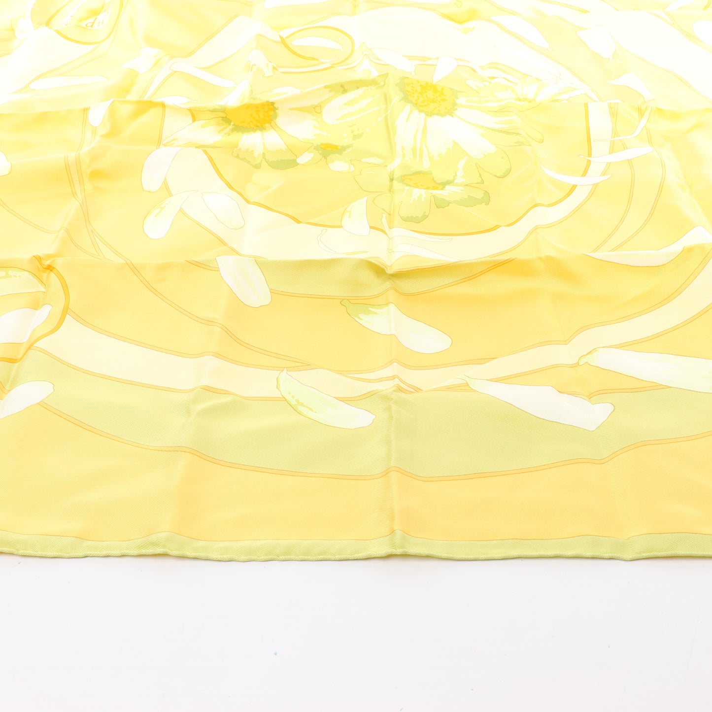 Hermès Carré 90 "Au gre du vent" Silk handkerchief in Yellow