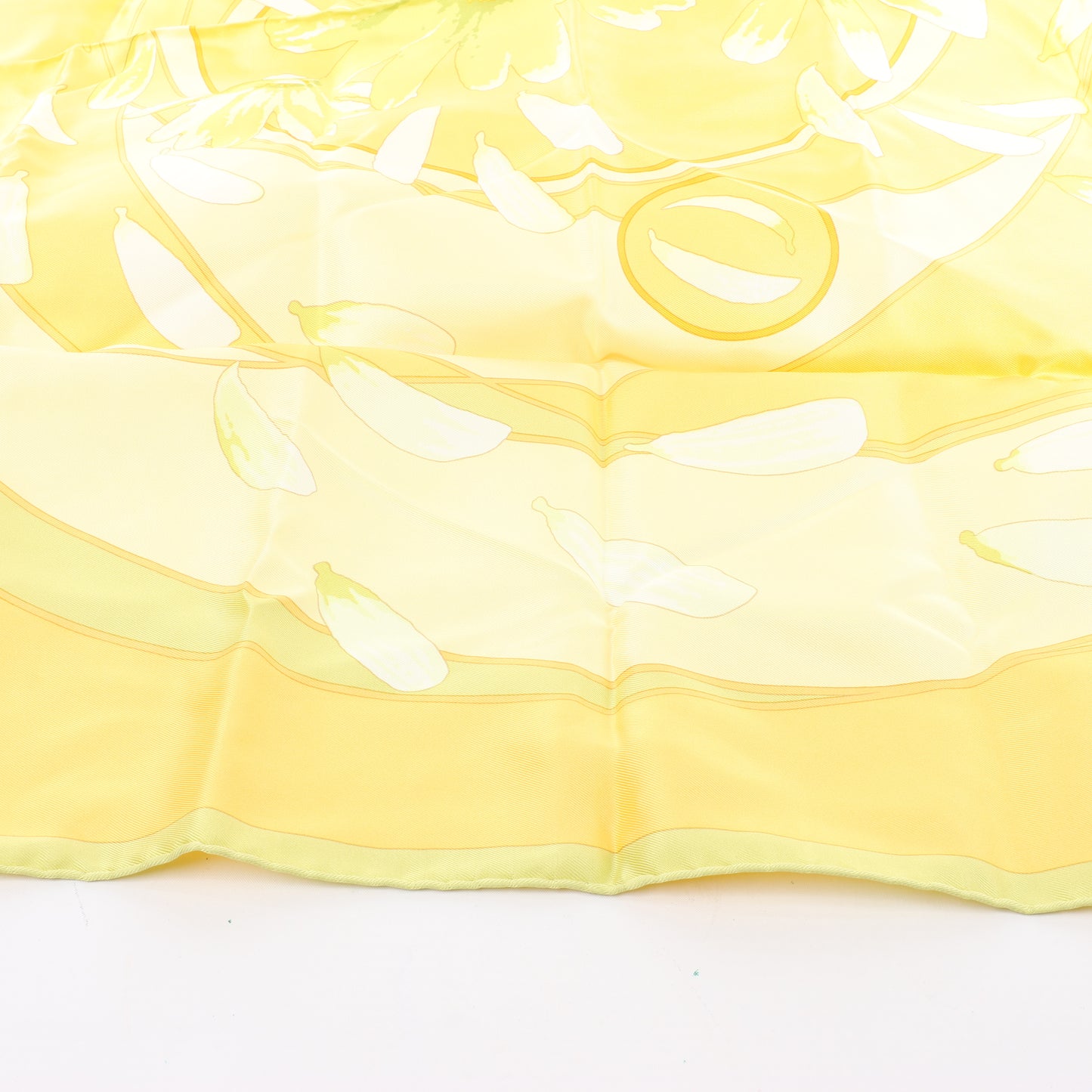 Hermès Carré 90 "Au gre du vent" Silk handkerchief in Yellow