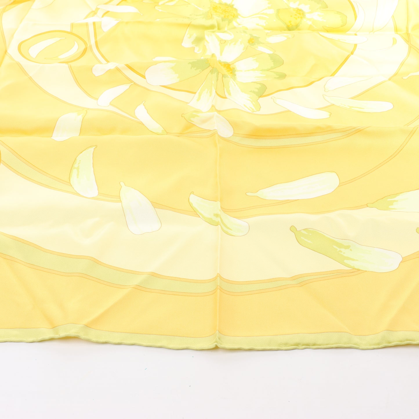 Hermès Carré 90 "Au gre du vent" Silk handkerchief in Yellow