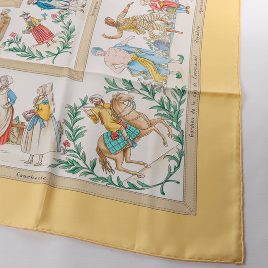 Hermès Carré 90 "COSTUMES CIVILS ACTUELS" Foulard 100% Soie en Beige