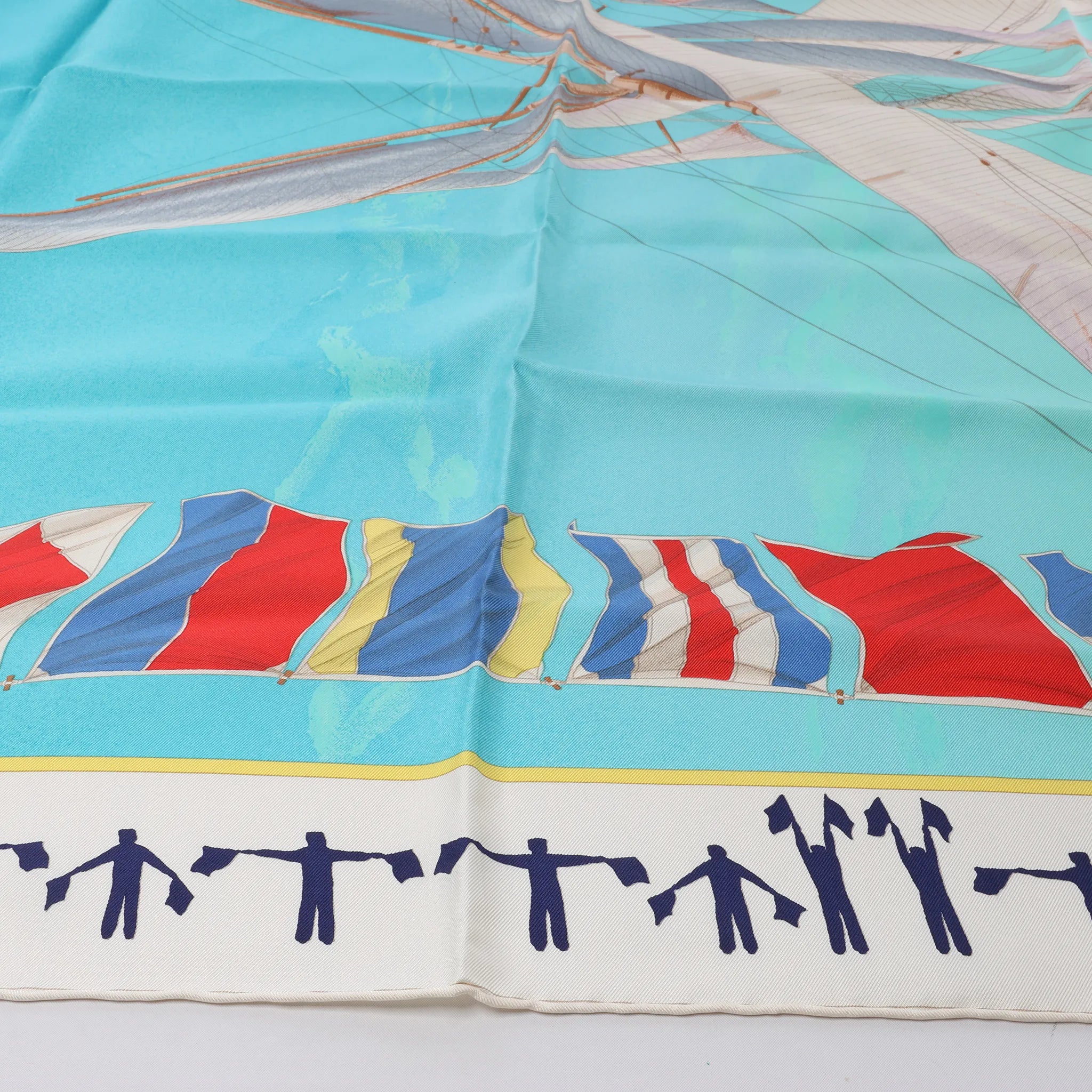 Hermès Carré 90 "En Course" Silk handkerchief in Blue