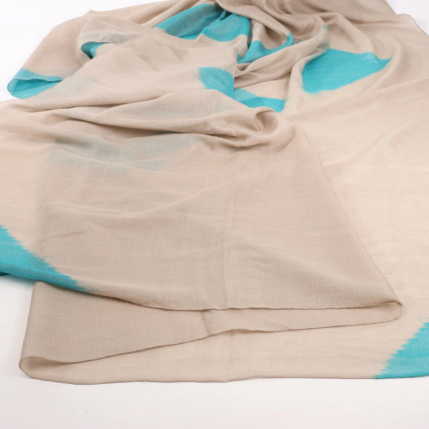 Hermès Carré Géant „Calégé amplume HIKAT“ Einstecktuch aus Kaschmir und Seide in Beige x Grün