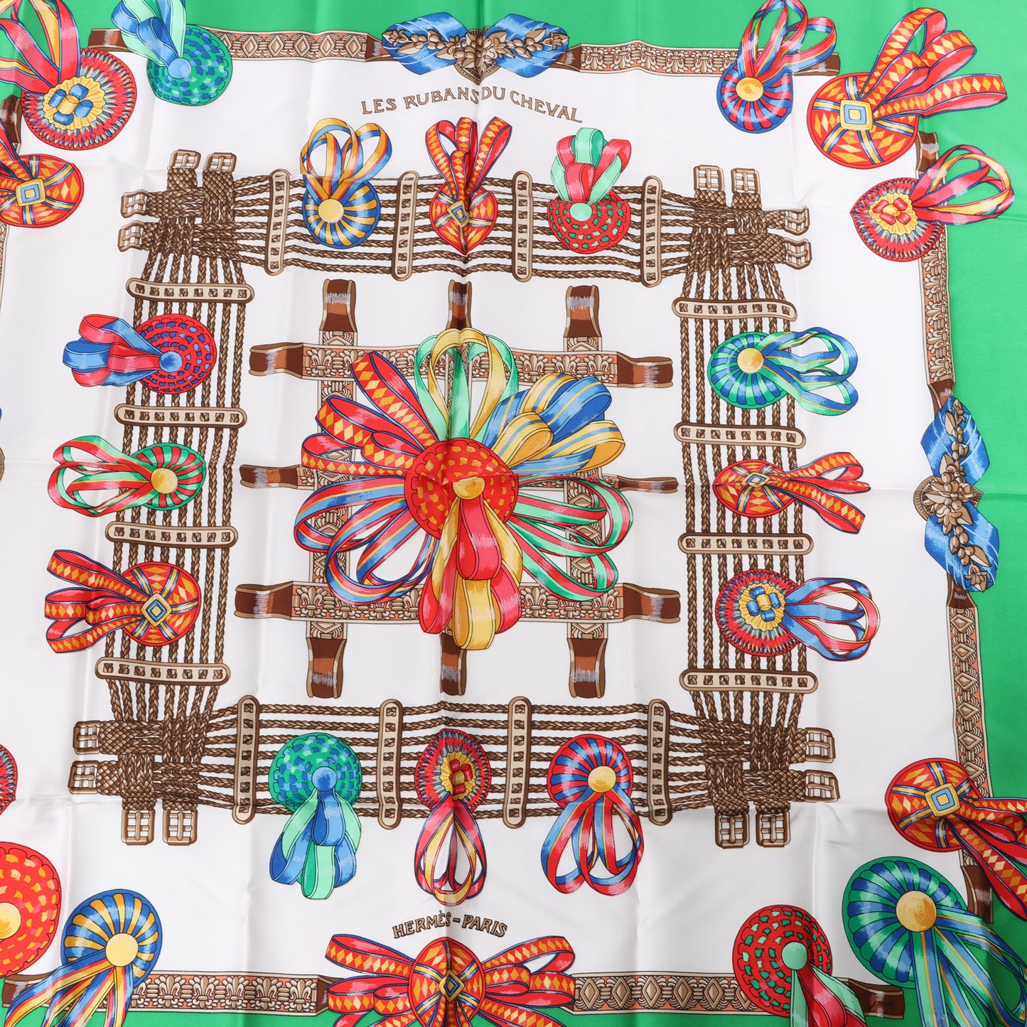Hermès Carré 90 "Les Rubans du Cheval" Foulard 100% Soie en Vert