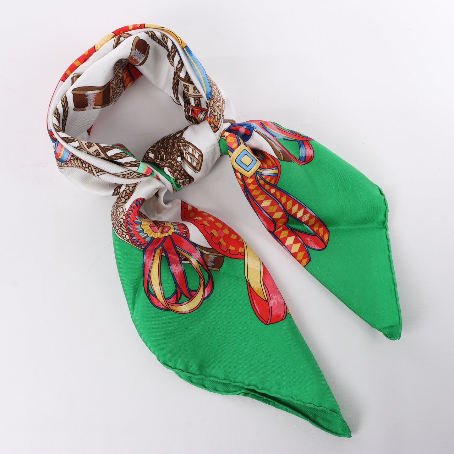 Hermès Carré 90 "Les Rubans du Cheval" Foulard 100% Soie en Vert