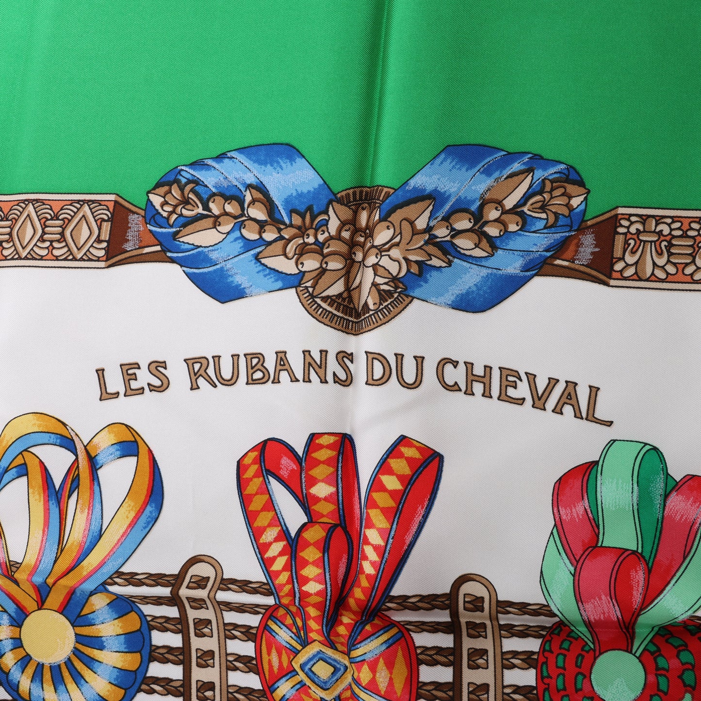 Hermès Carré 90 "Les Rubans du Cheval" Foulard 100% Soie en Vert