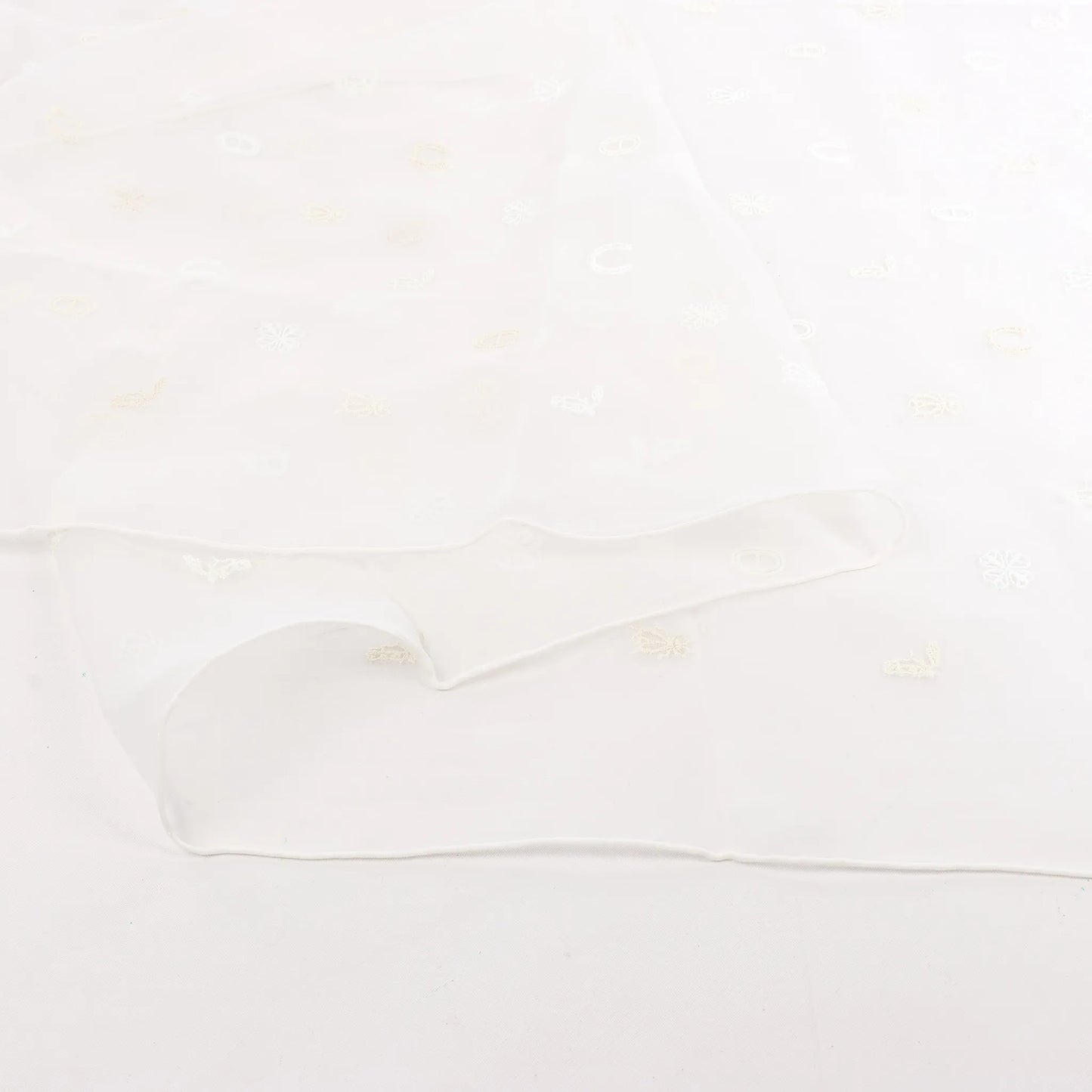 Hermès Carré 100 "Multicharms" Silk handkerchief in White