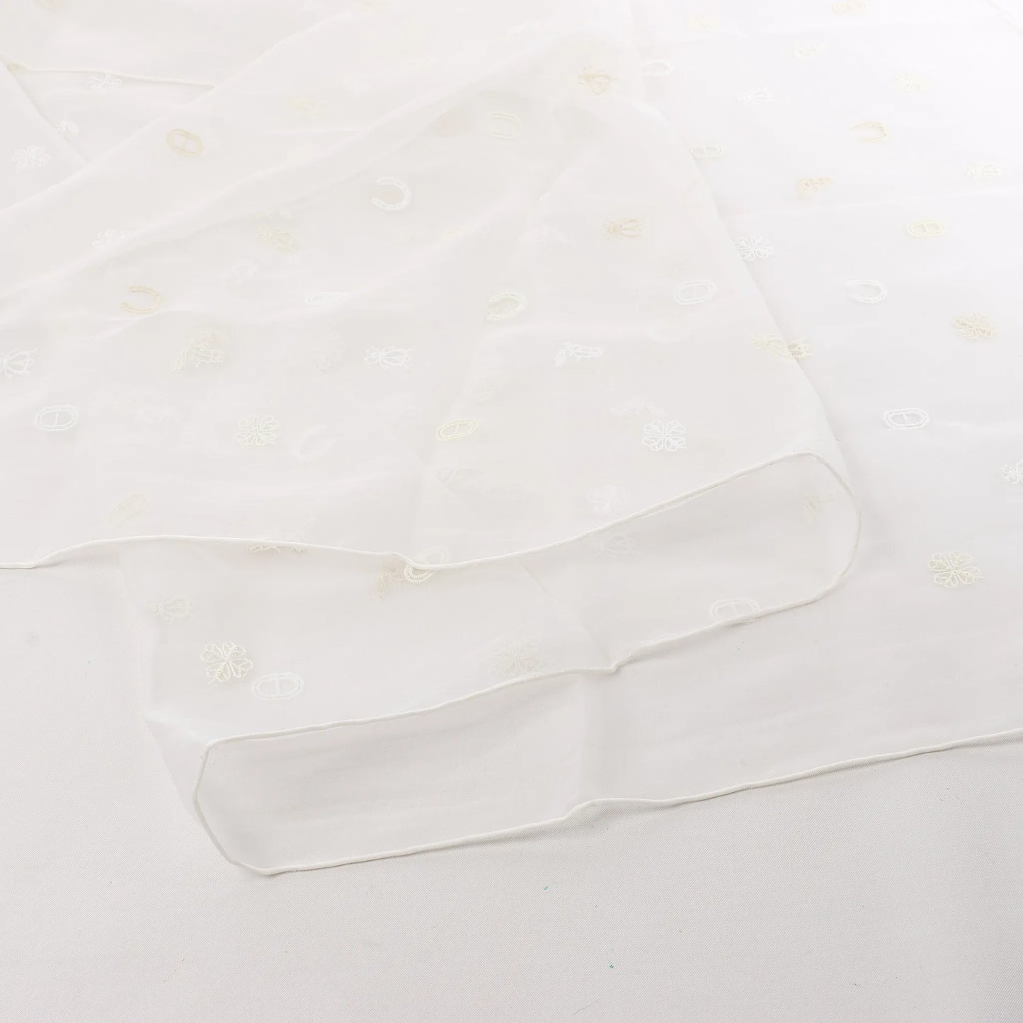 Hermès Carré 100 "Multicharms" Silk handkerchief in White