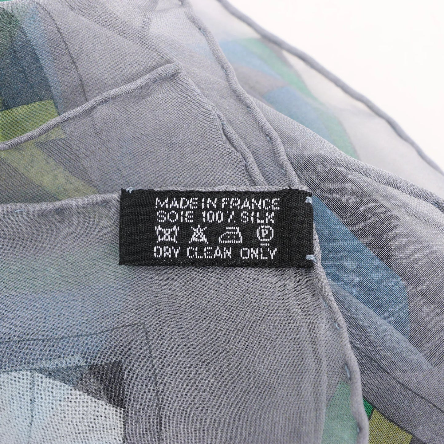 Hermès Carré 140 "CHEVAUX DE KARNAK" Silk handkerchief in Gray