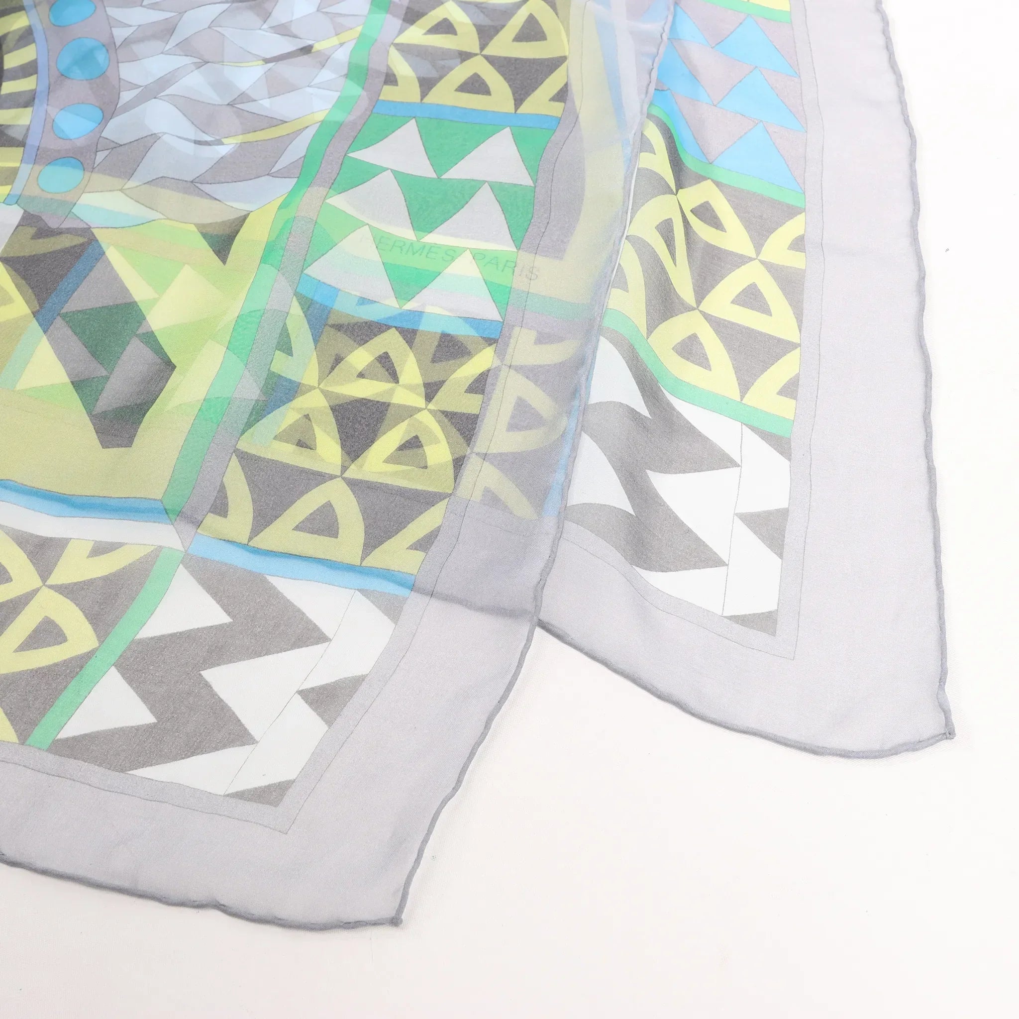 Hermès Carré 140 "CHEVAUX DE KARNAK" Silk handkerchief in Gray