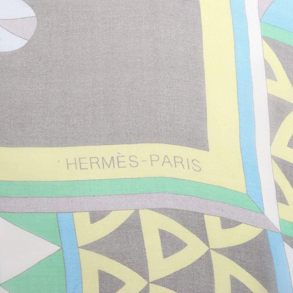Hermès Carré 140 "CHEVAUX DE KARNAK" Silk handkerchief in Gray