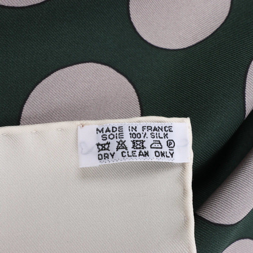 Hermès Carré 140 "ONE TWO THREE AND AWAY WE GO" Silk handkerchief in Gray