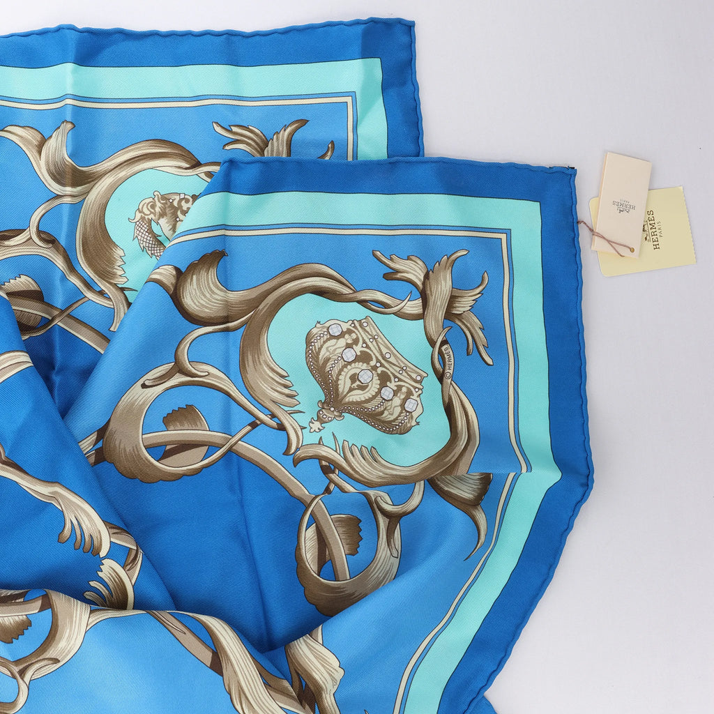 Hermès Carré 70 "Couronnes Crown" Silk handkerchief in Blue