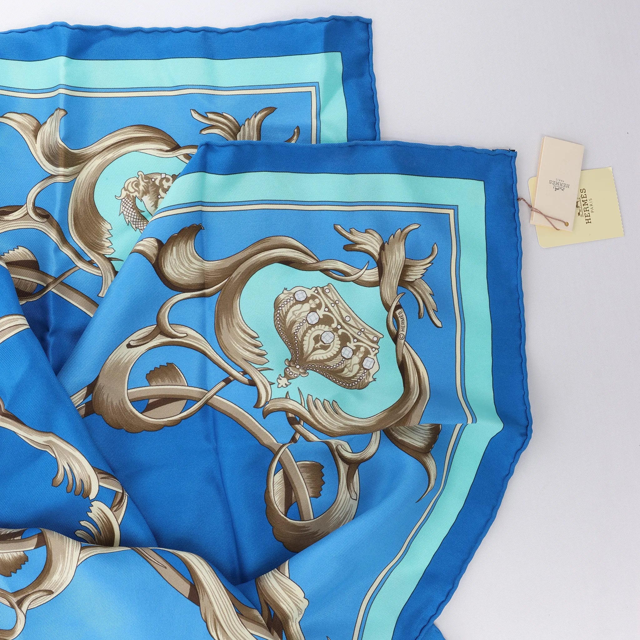 Hermès Carré 70 "Couronnes Crown" Silk handkerchief in Blue