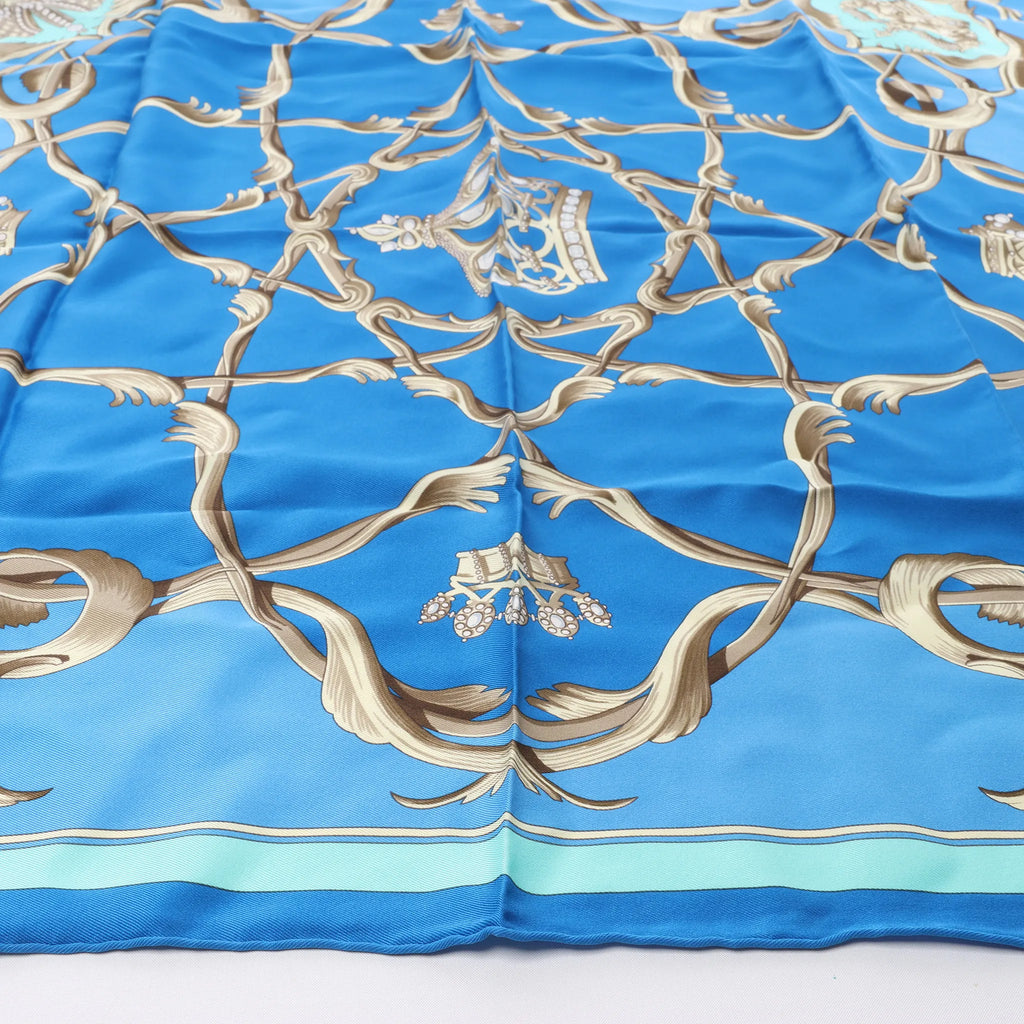 Hermès Carré 70 "Couronnes Crown" Silk handkerchief in Blue