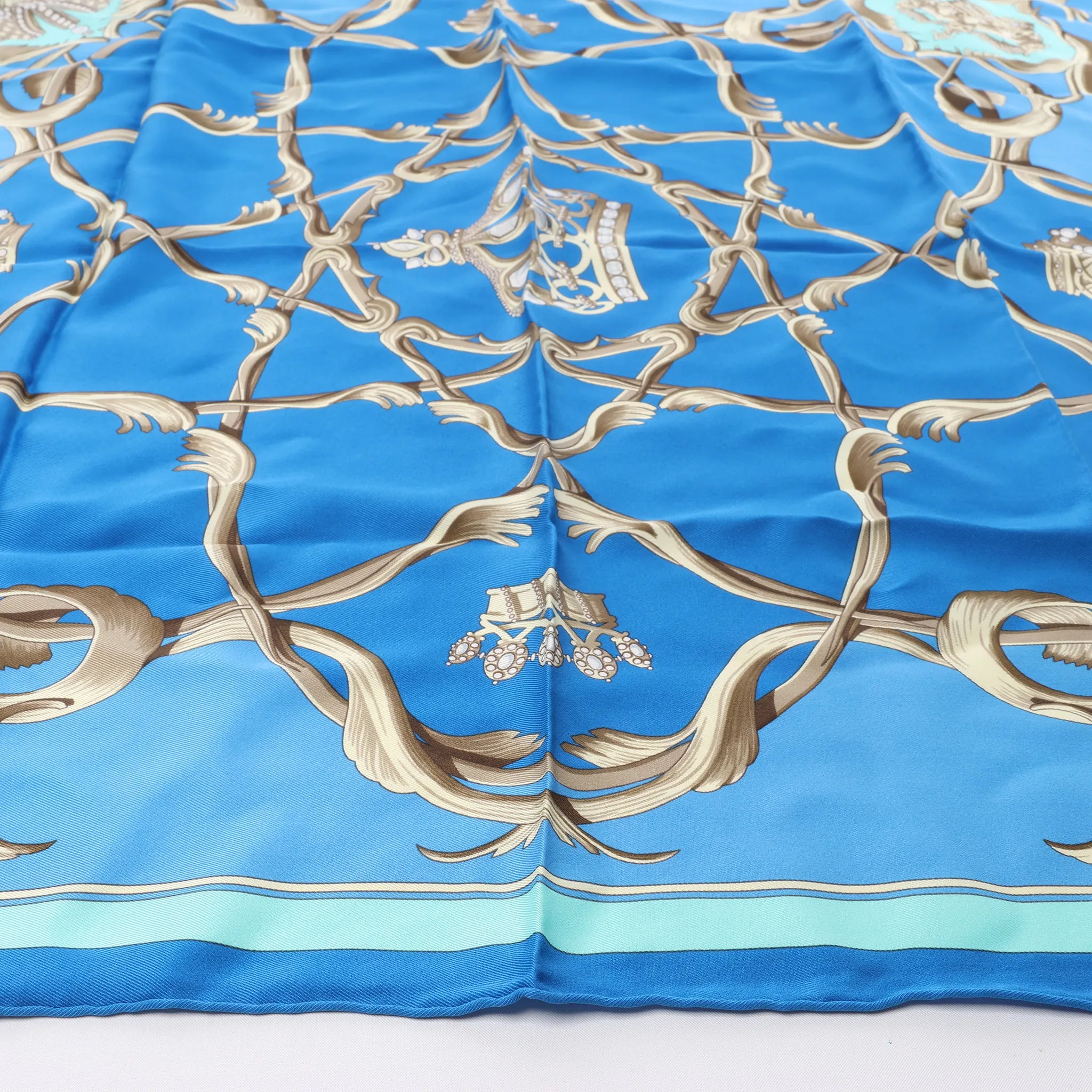 Hermès Carré 70 "Couronnes Crown" Silk handkerchief in Blue