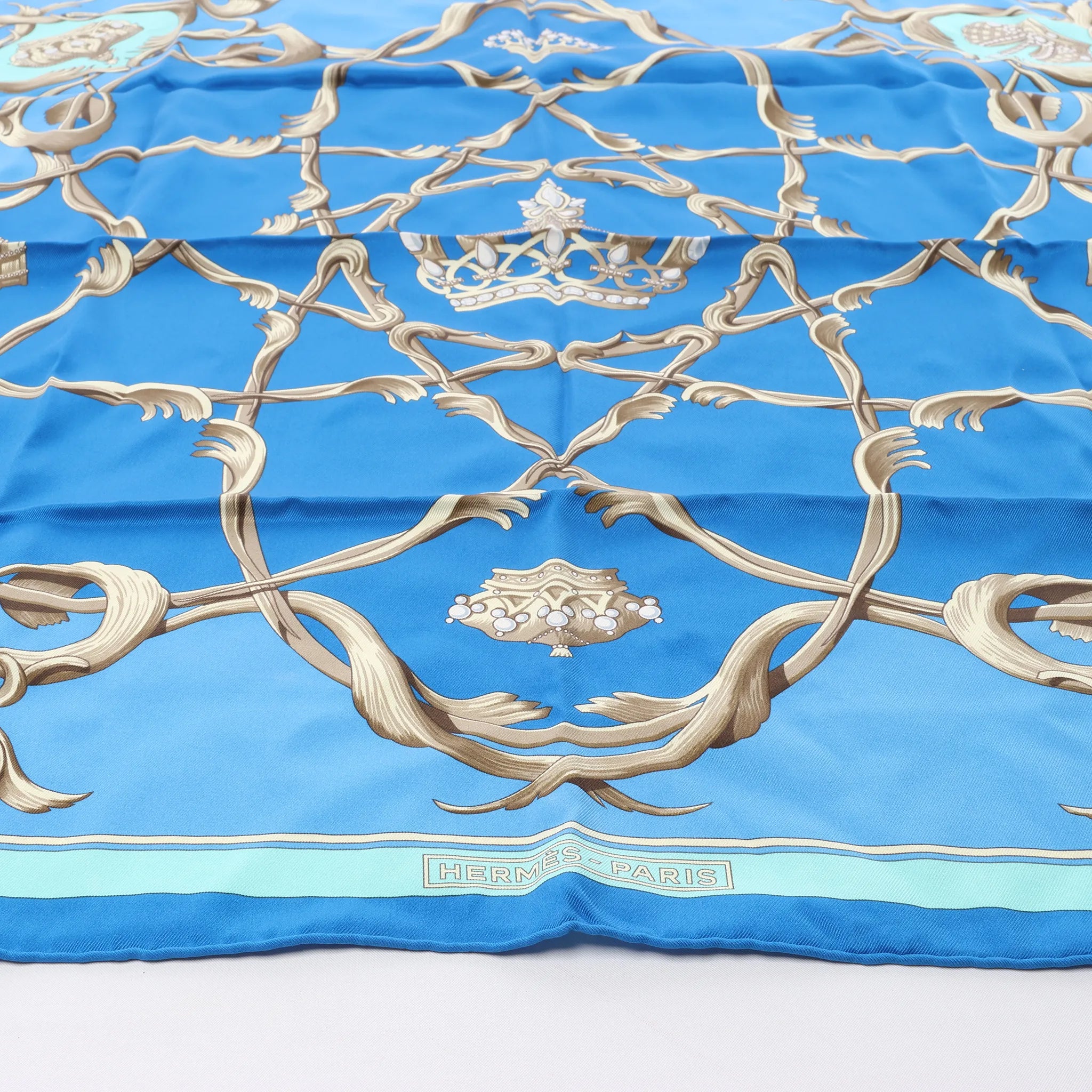 Hermès Carré 70 "Couronnes Crown" Silk handkerchief in Blue