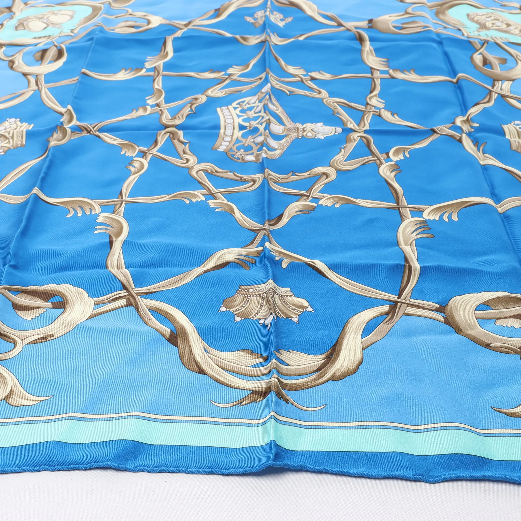 Hermès Carré 70 "Couronnes Crown" Silk handkerchief in Blue