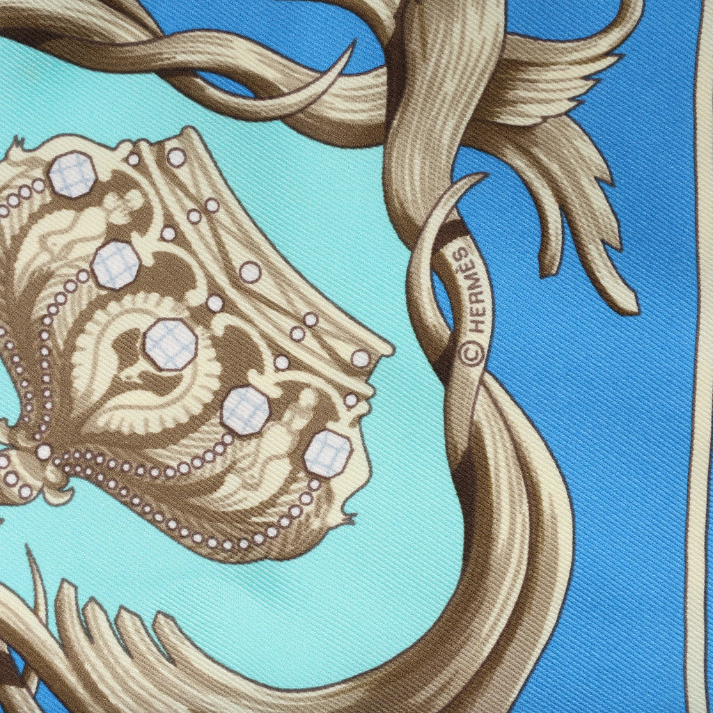 Hermès Carré 70 "Couronnes Crown" Silk handkerchief in Blue