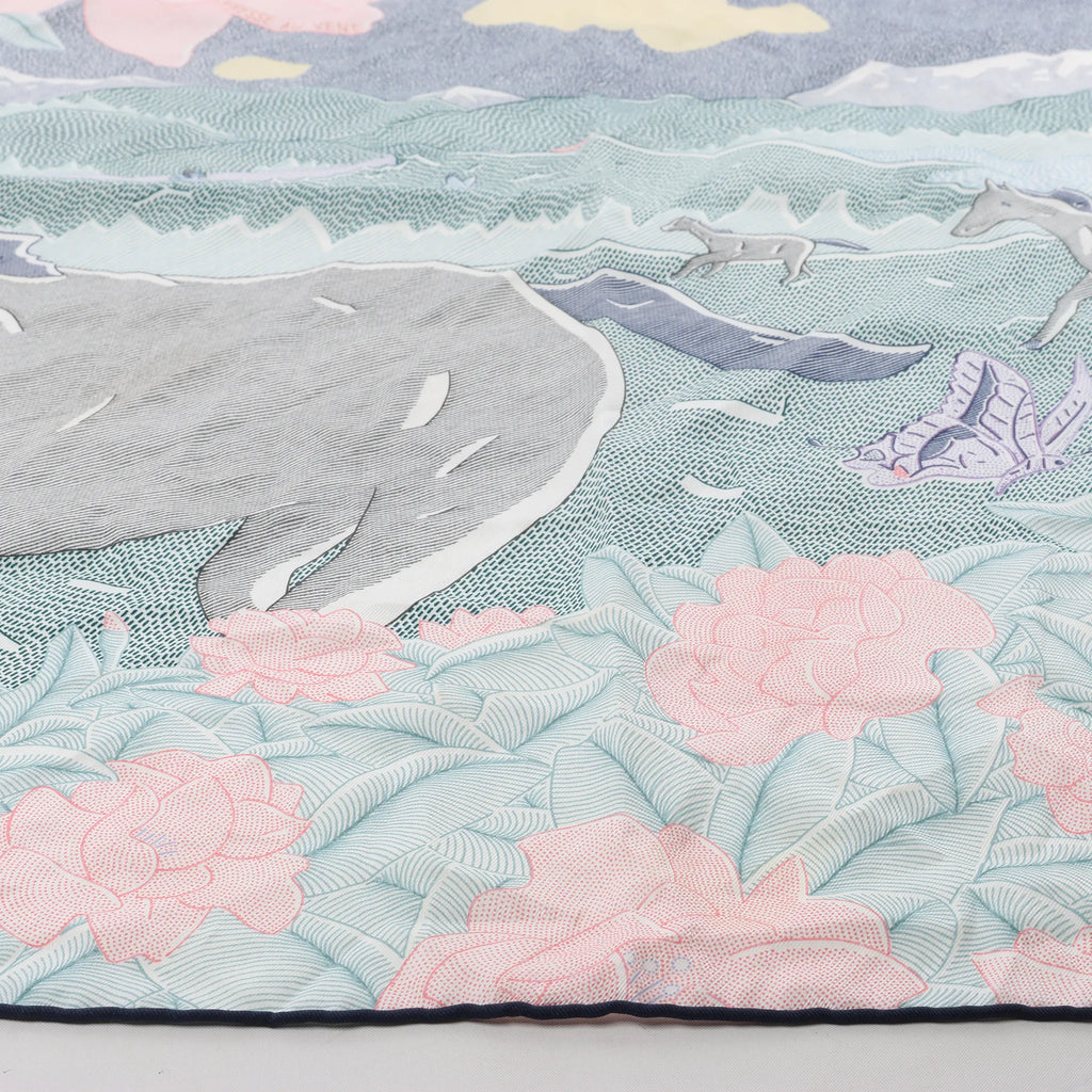 Hermès Carré 70 "Drunk by the wind" Silk handkerchief in Gray