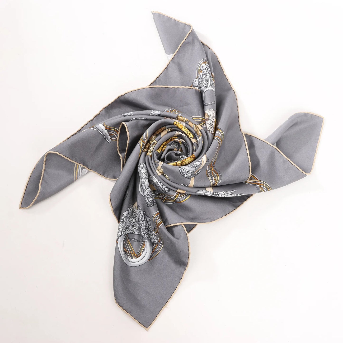 Hermès Carré 90 „ALLIANCES DU MONDE“ Seidentaschentuch in Grau