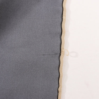 Hermès Carré 90 „ALLIANCES DU MONDE“ Seidentaschentuch in Grau