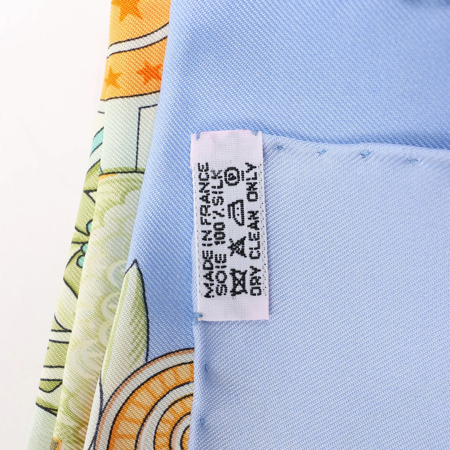 Hermès Carré 90 "AMAZONIA" Silk handkerchief in Blue