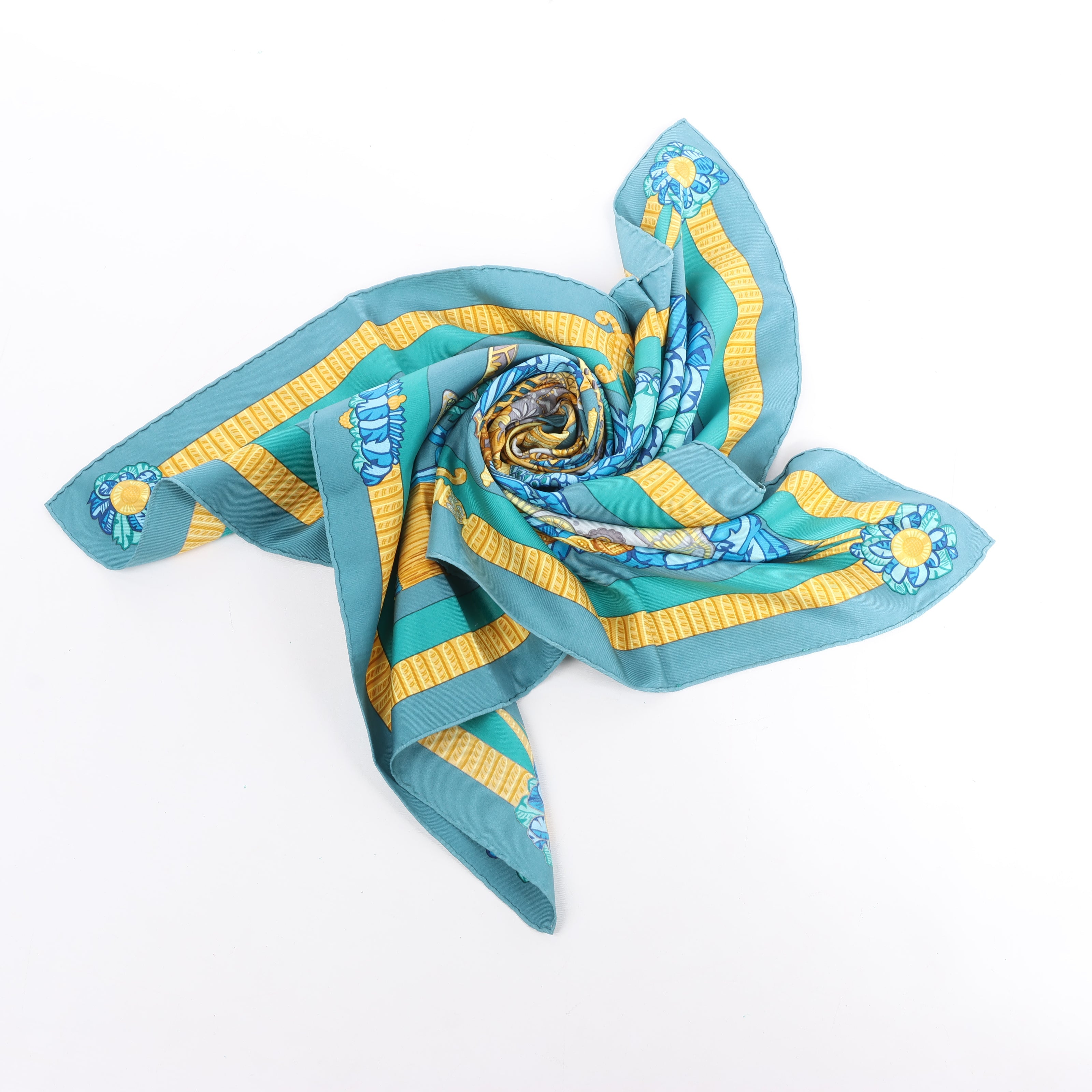 Hermès Carré 90 "ARMETS en PANACHE" Silk handkerchief in Green