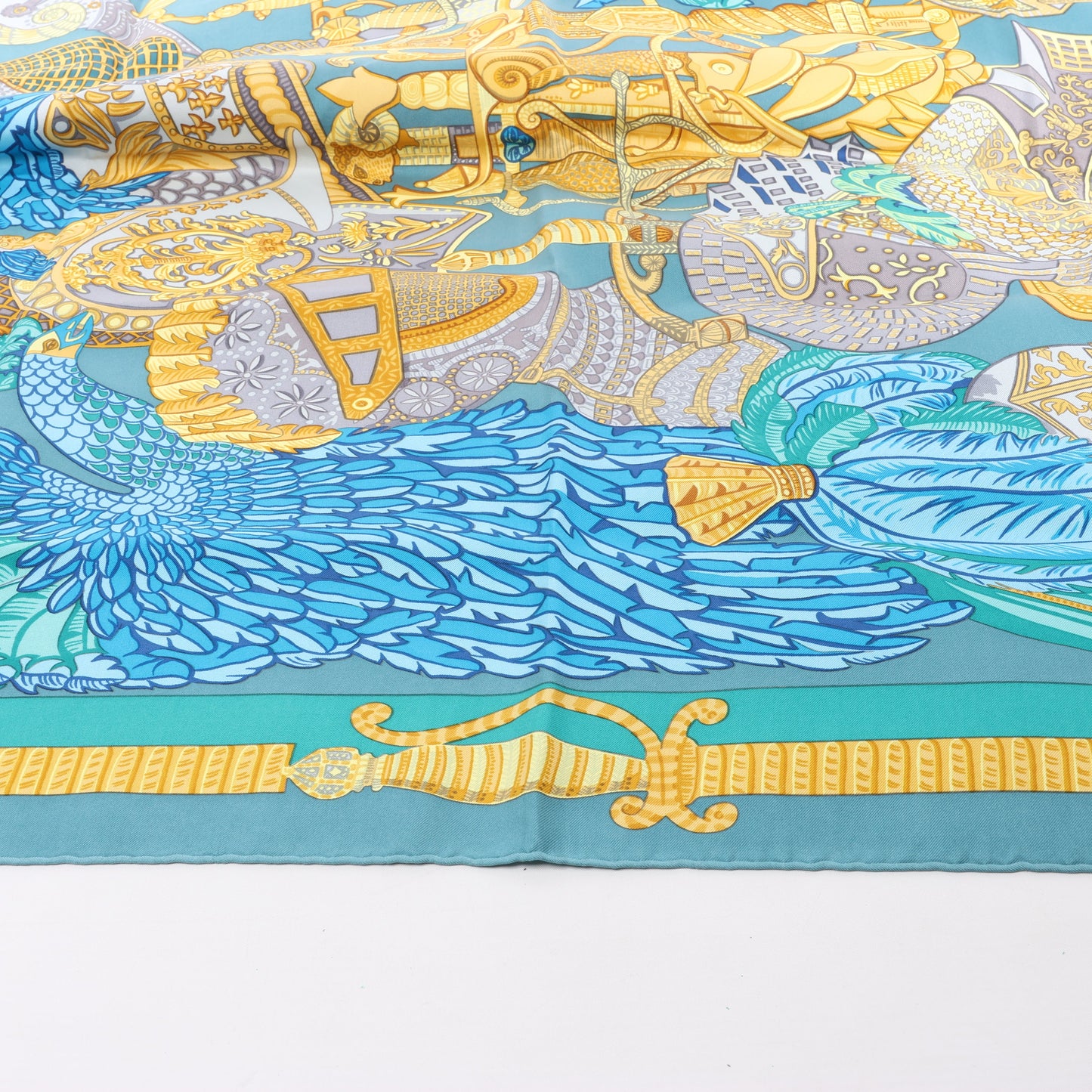 Hermès Carré 90 "ARMETS en PANACHE" Silk handkerchief in Green