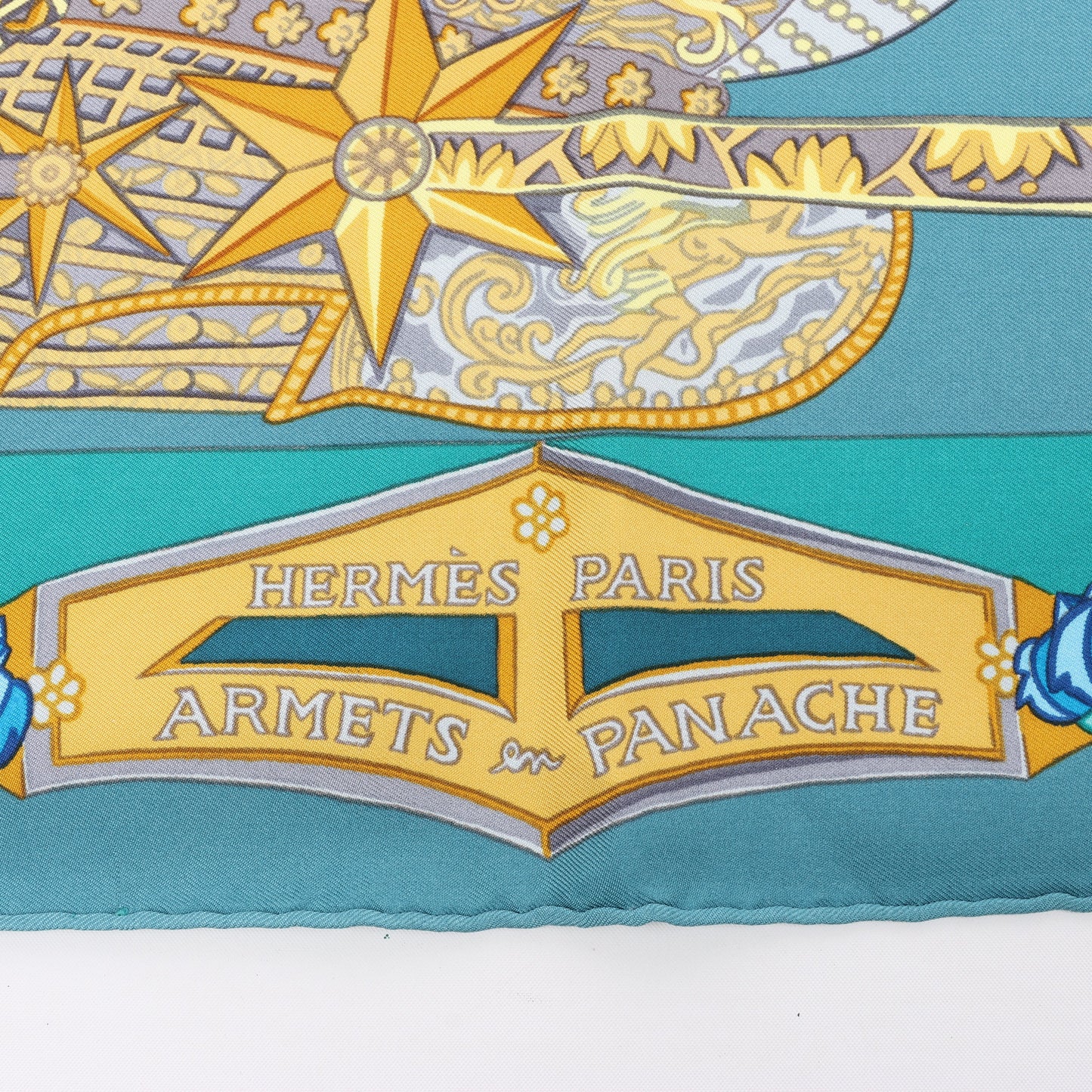 Hermès Carré 90 "ARMETS en PANACHE" Silk handkerchief in Green