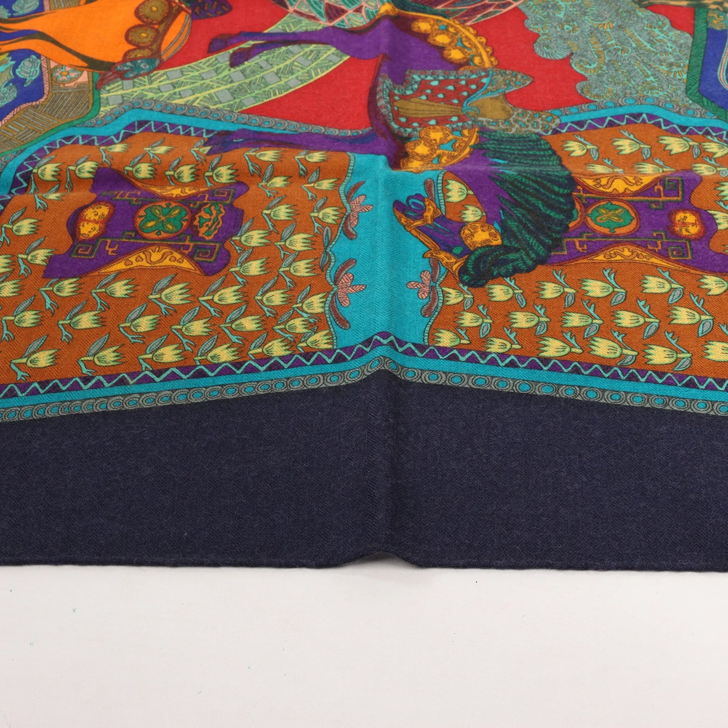 Hermès Carré 90 "ART des STEPPES" Mouchoir en Soie Bleu Marine