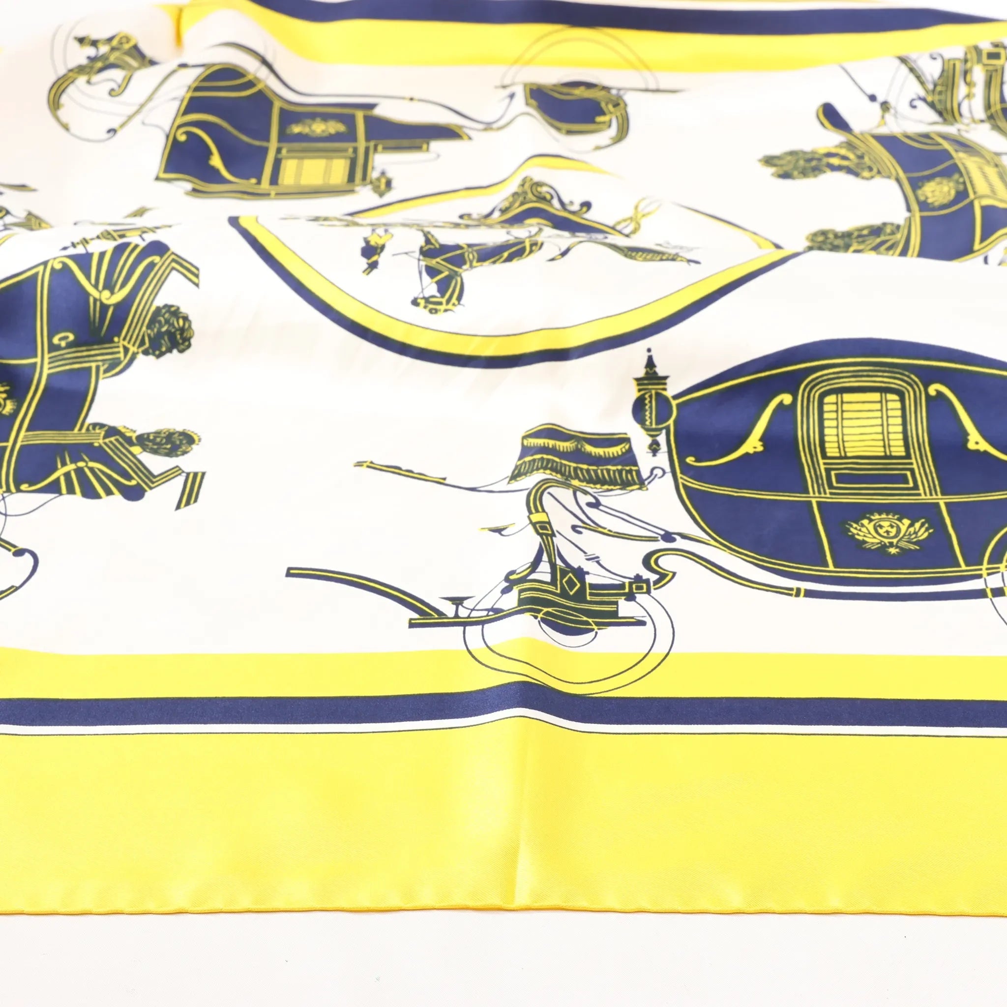 Hermès Carré 90 "ATTELAGE EN ARBALETE" Silk handkerchief in Yellow
