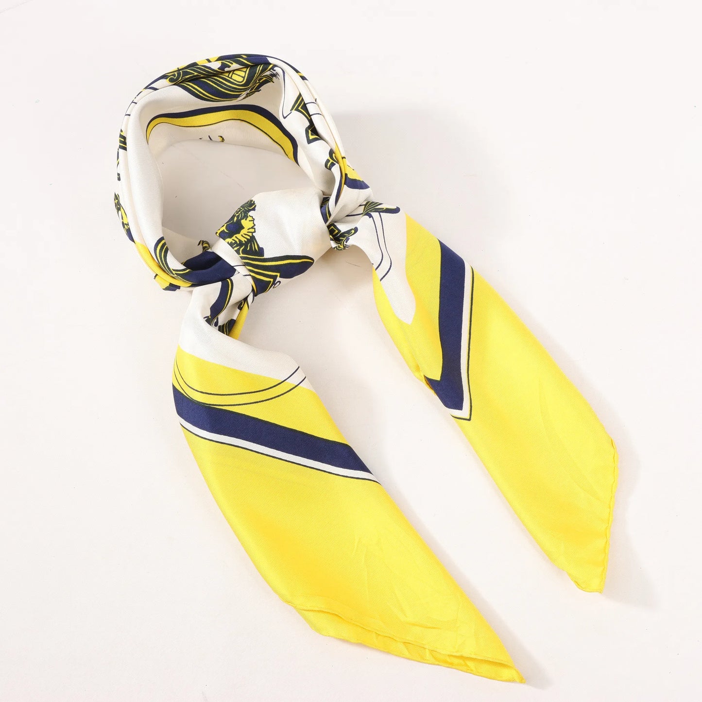 Hermès Carré 90 „ATTELAGE EN ARBALETE“ Seidentaschentuch in Gelb