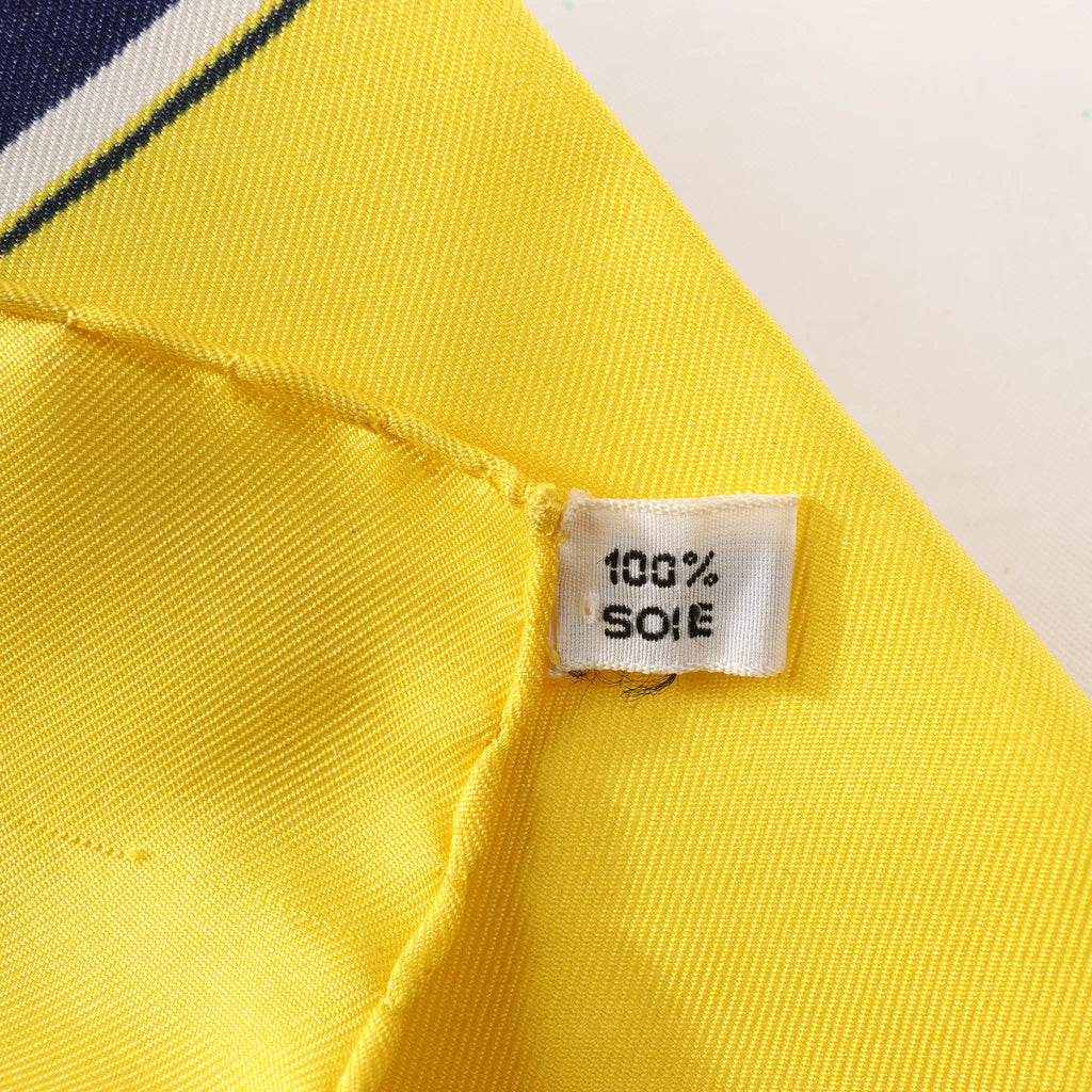 Hermès Carré 90 "ATTELAGE EN ARBALETE" Silk handkerchief in Yellow