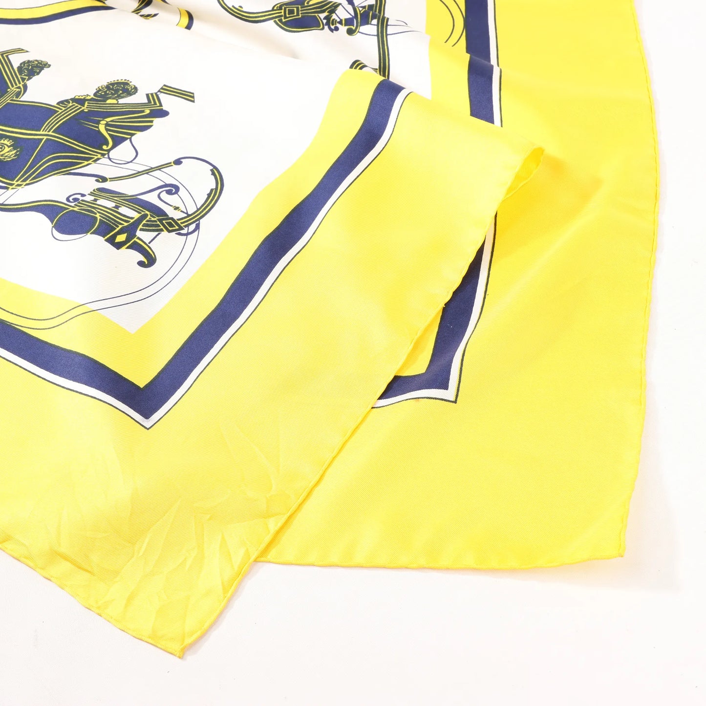 Hermès Carré 90 „ATTELAGE EN ARBALETE“ Seidentaschentuch in Gelb