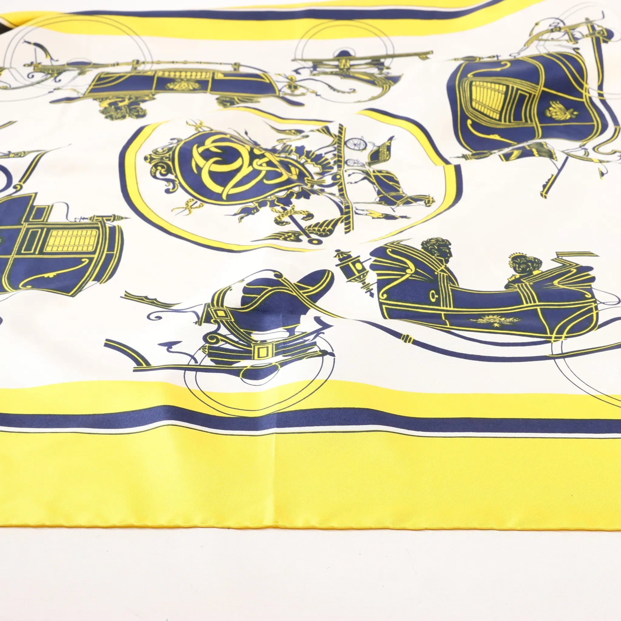 Hermès Carré 90 "ATTELAGE EN ARBALETE" Silk handkerchief in Yellow
