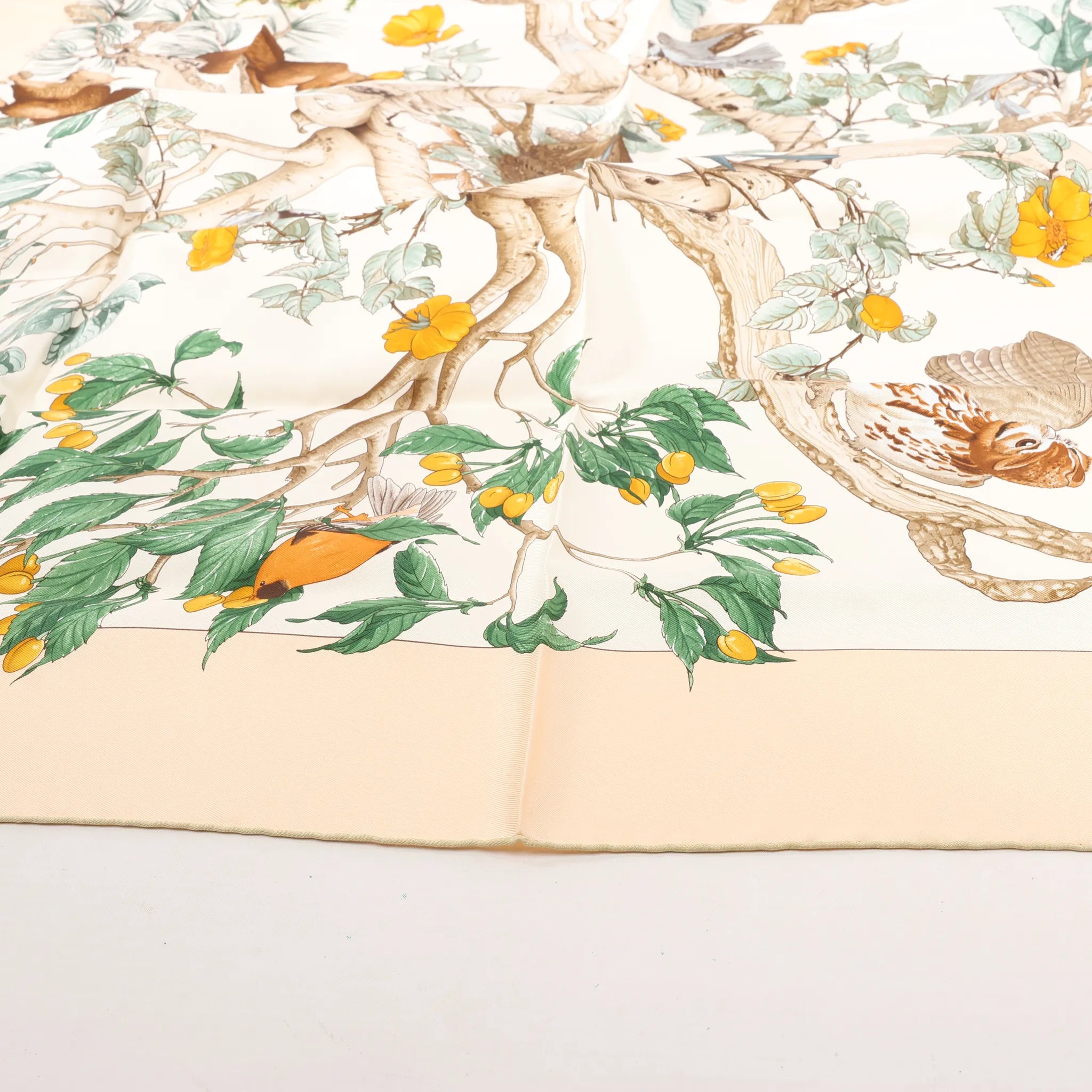 Hermès Carré 90 "AU COEUR DES BOIS" Silk handkerchief in Beige