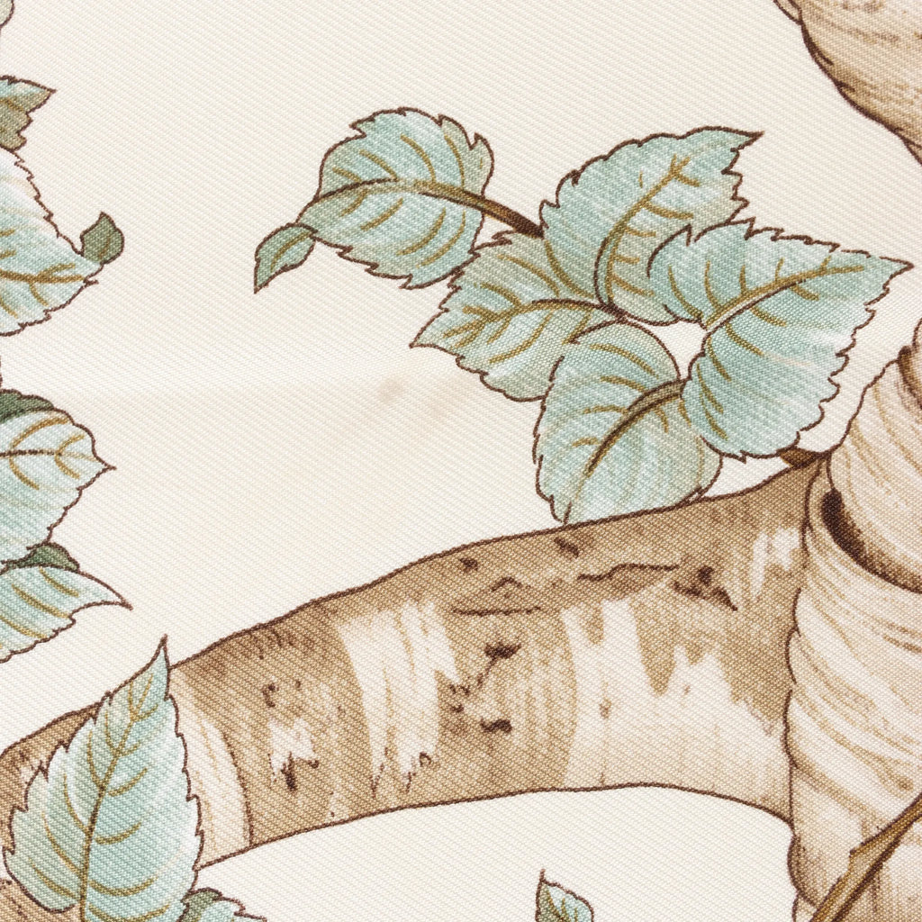 Hermès Carré 90 "AU COEUR DES BOIS" Silk handkerchief in Beige