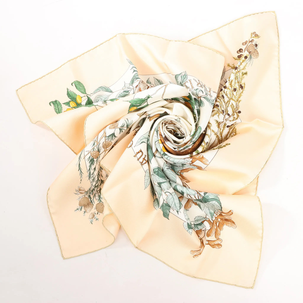 Hermès Carré 90 "AU COEUR DES BOIS" Silk handkerchief in Beige