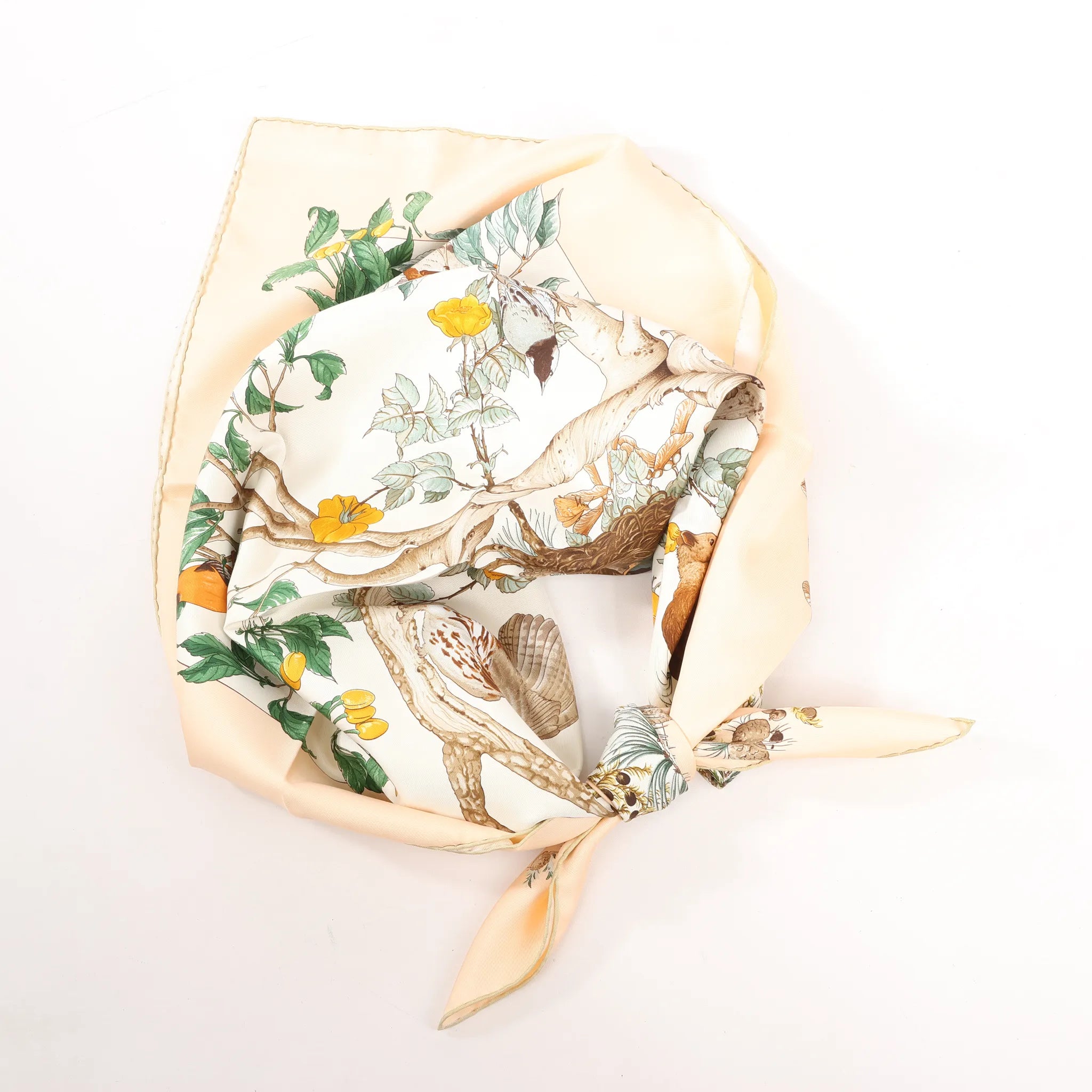 Hermès Carré 90 "AU COEUR DES BOIS" Silk handkerchief in Beige