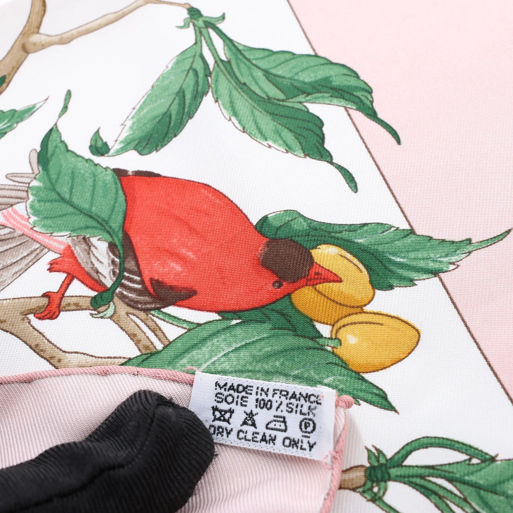 Hermès Carré 90 "AU COEUR DES BOIS" Silk handkerchief in Pink