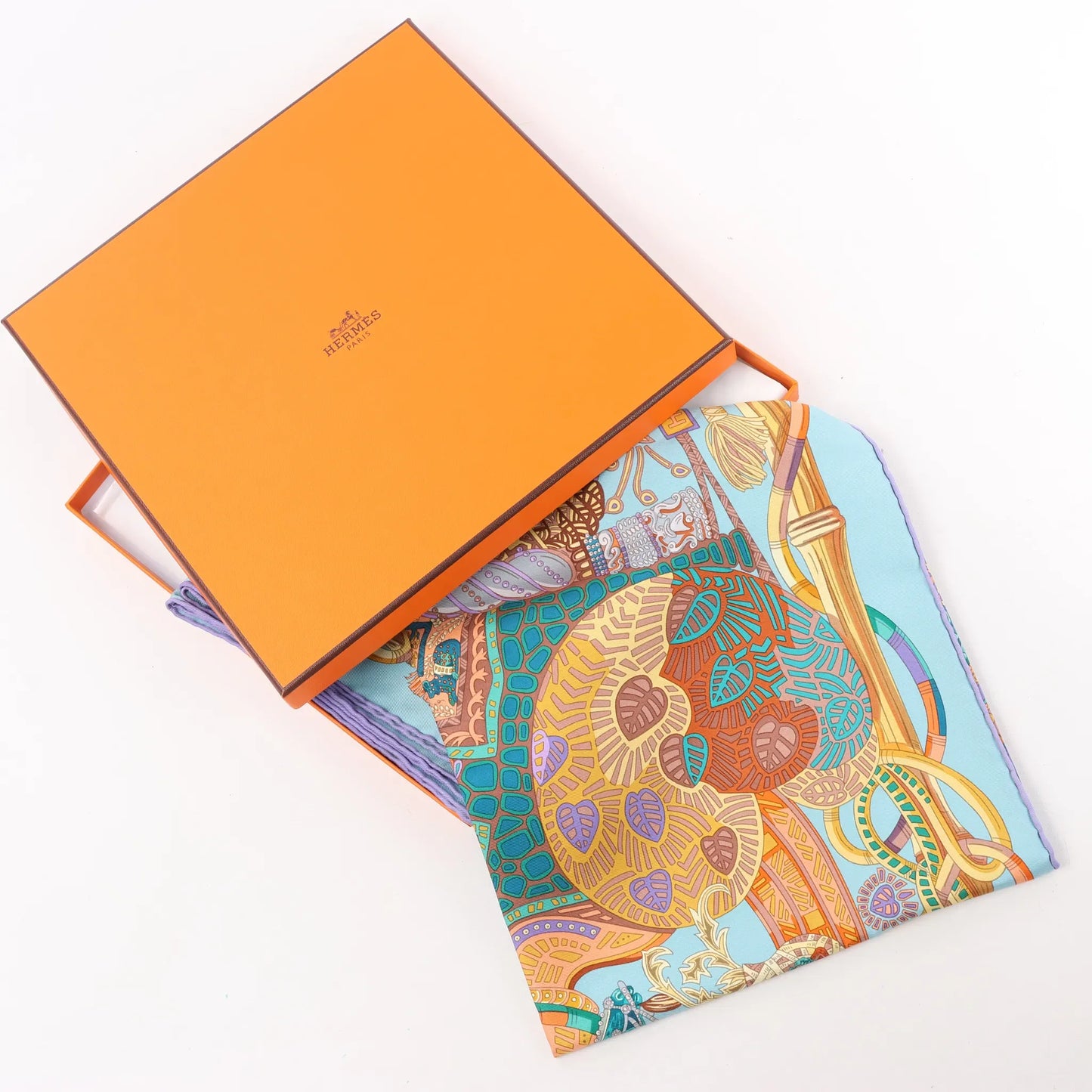 Hermès Carré 90 "AU FIL DU CARRE" Silk handkerchief in Multicolor