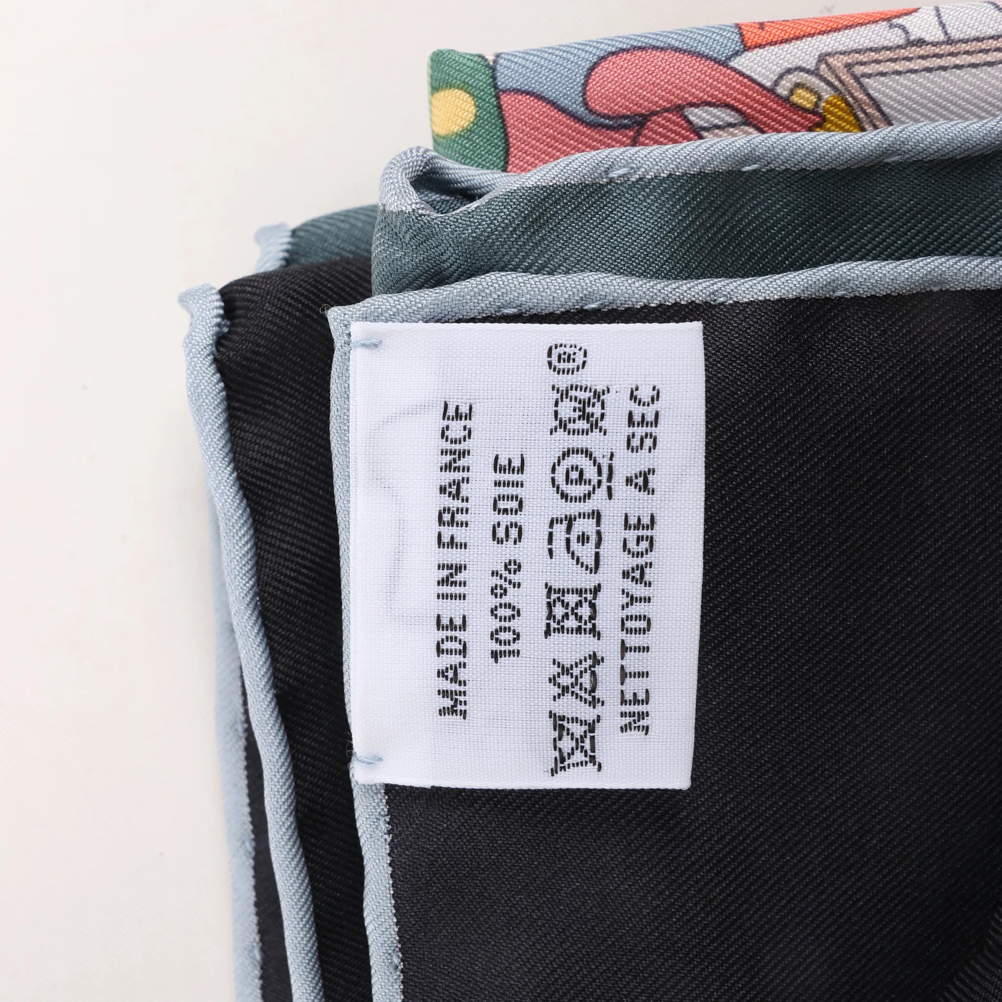 Hermès Carré 90 "Academia Ipica" Silk handkerchief in Gray
