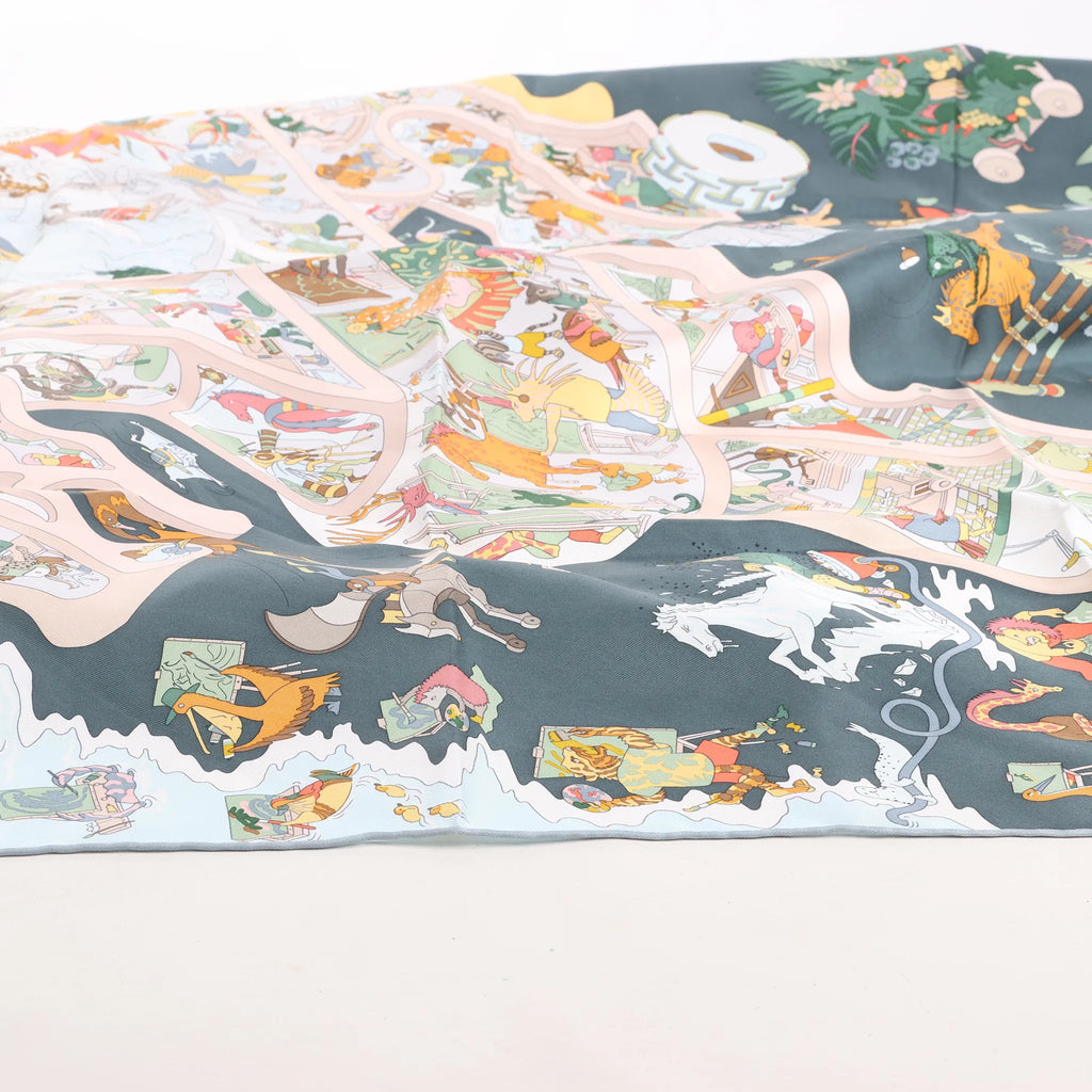 Hermès Carré 90 "Academia Ipica" Silk handkerchief in Gray