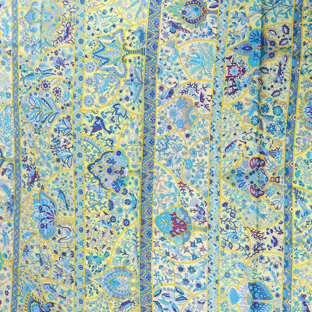 Hermès Carré 90 "Au Pays des Oiseaux Fleurs" Silk handkerchief in Blue