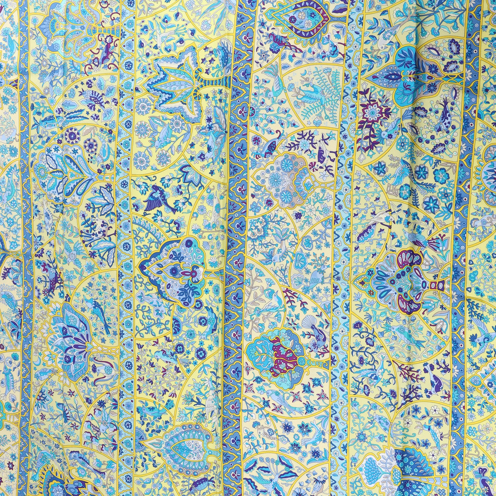 Hermès Carré 90 "Au Pays des Oiseaux Fleurs" Silk handkerchief in Blue