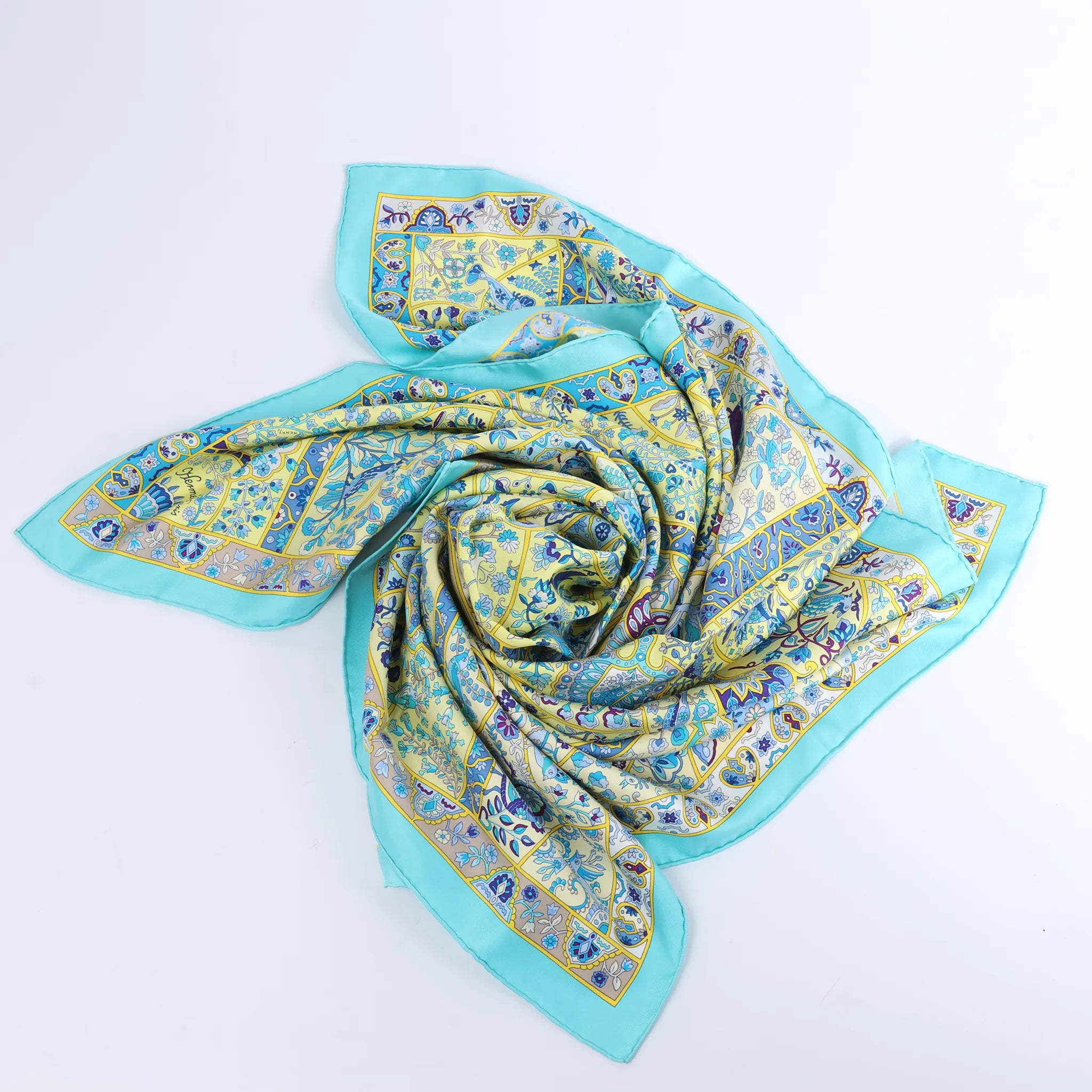 Hermès Carré 90 "Au Pays des Oiseaux Fleurs" Silk handkerchief in Blue
