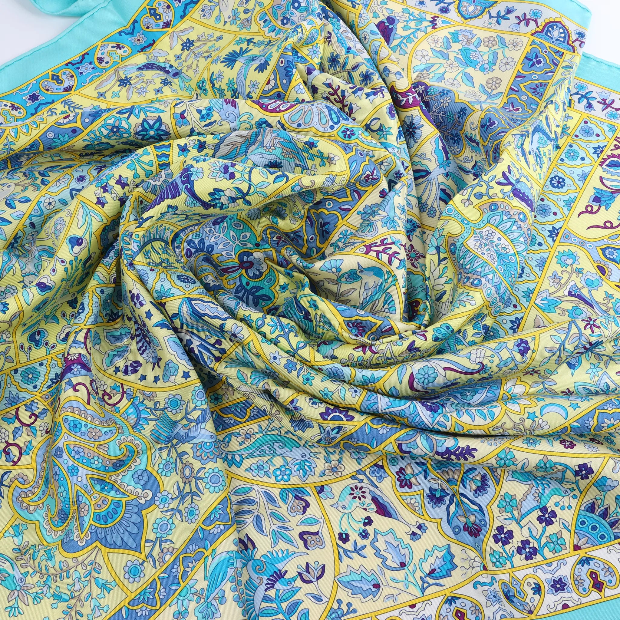 Hermès Carré 90 "Au Pays des Oiseaux Fleurs" Silk handkerchief in Blue