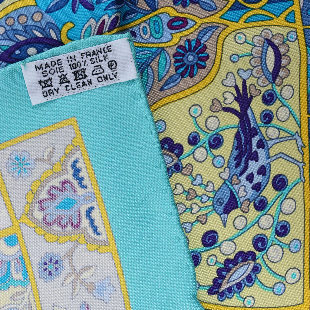 Hermès Carré 90 "Au Pays des Oiseaux Fleurs" Silk handkerchief in Blue
