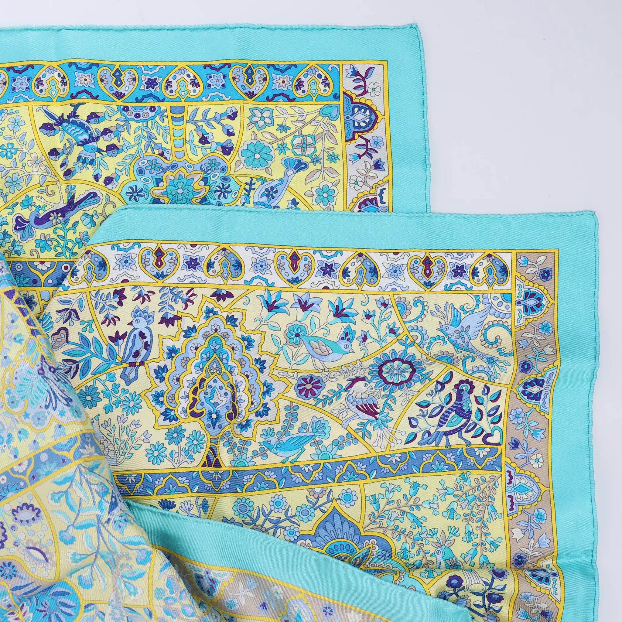 Hermès Carré 90 "Au Pays des Oiseaux Fleurs" Silk handkerchief in Blue