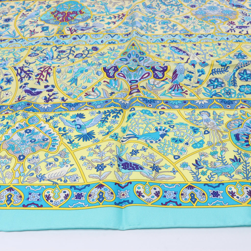 Hermès Carré 90 "Au Pays des Oiseaux Fleurs" Silk handkerchief in Blue